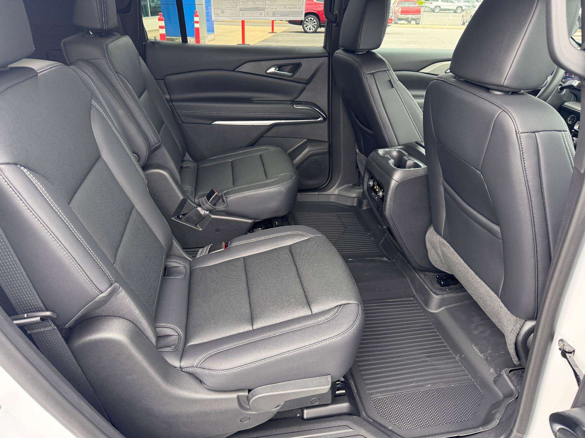 New 2026 Chevrolet Traverse LT w/ Sun and Wheel Package AWD/4WD image 23