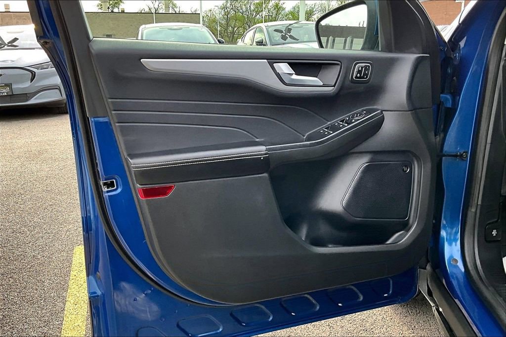 Certified 2023 Ford Escape Platinum w/ Premium Technology Package image 22