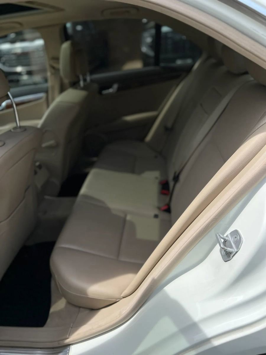 Used 2012 Mercedes-Benz C 250 Sedan image 8