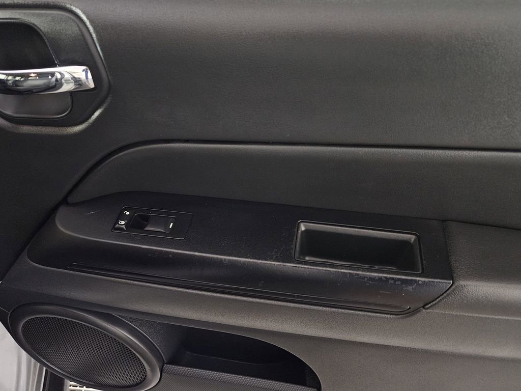 Used 2017 Jeep Patriot Sport w/ Power Value Group FWD image 26