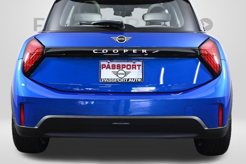 Certified 2025 MINI Cooper 2-Door Hardtop image 9