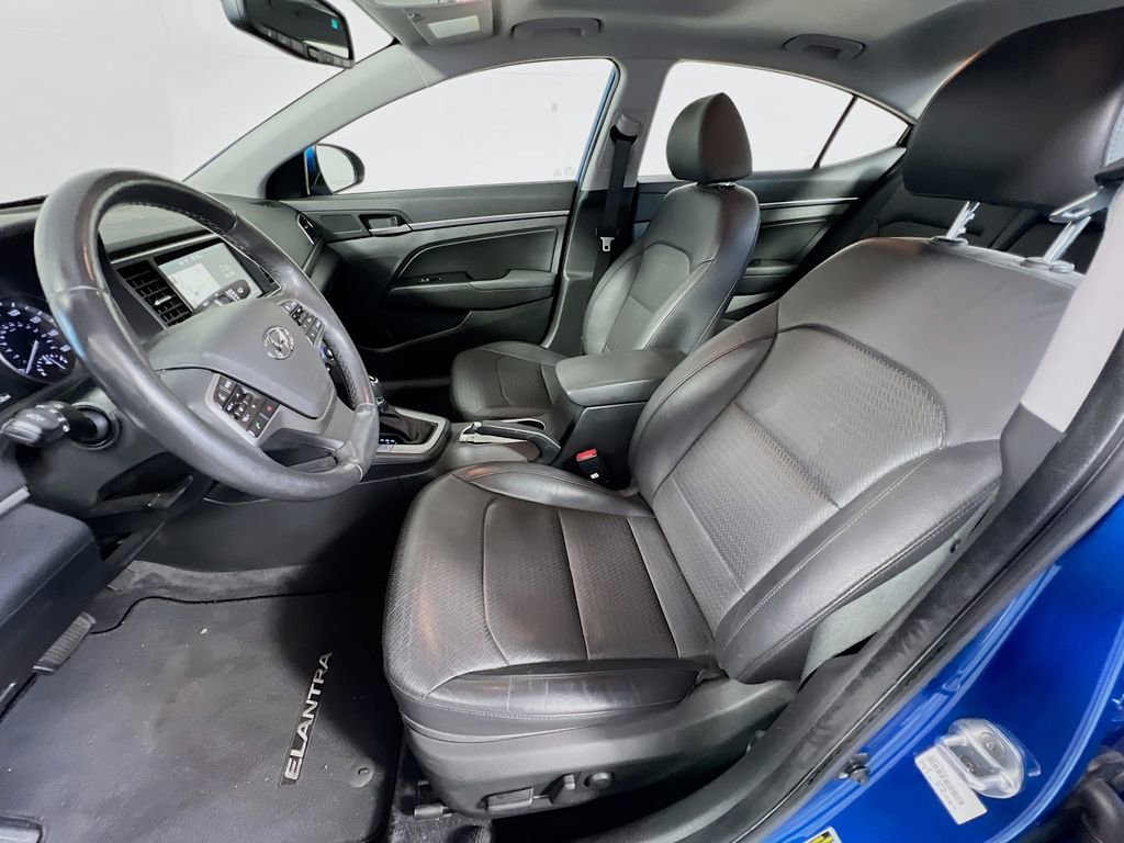 Used 2017 Hyundai Elantra Limited w/ Limited Tech Package 08 FWD image 12