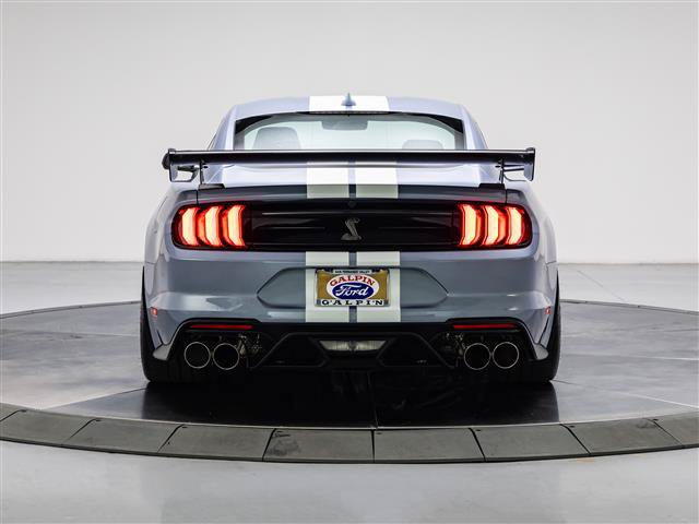 Used 2022 Ford Mustang Shelby GT500 w/ Carbon Fiber Track Pack RWD image 4