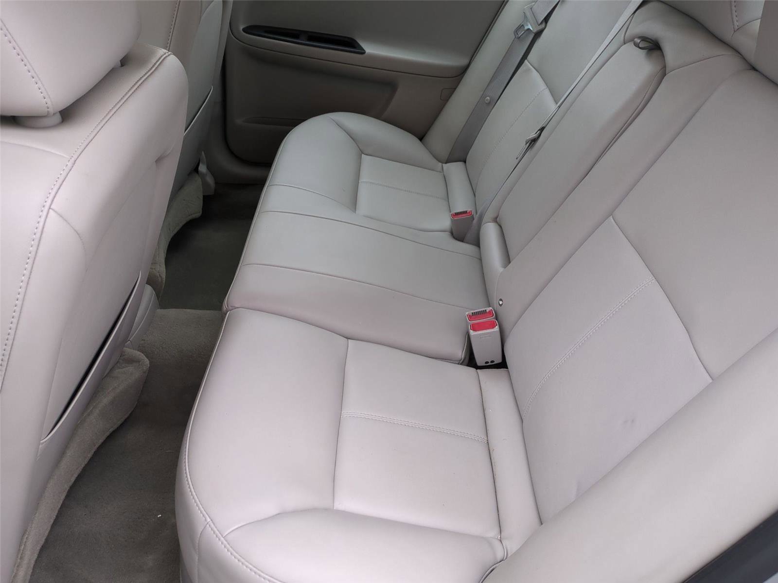 Used 2011 Chevrolet Impala LT w/ Luxury Edition Package image 15