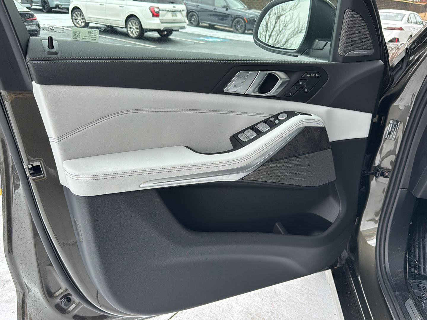 New 2026 BMW X7 xDrive40i w/ Premium Package image 14