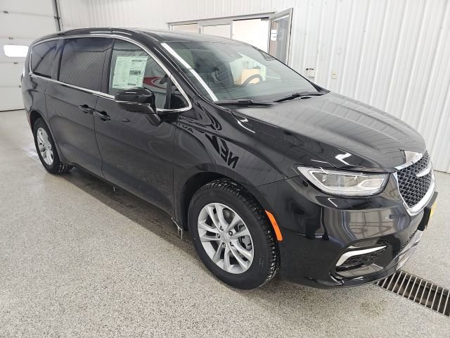 New 2026 Chrysler Pacifica Select AWD/4WD image 6
