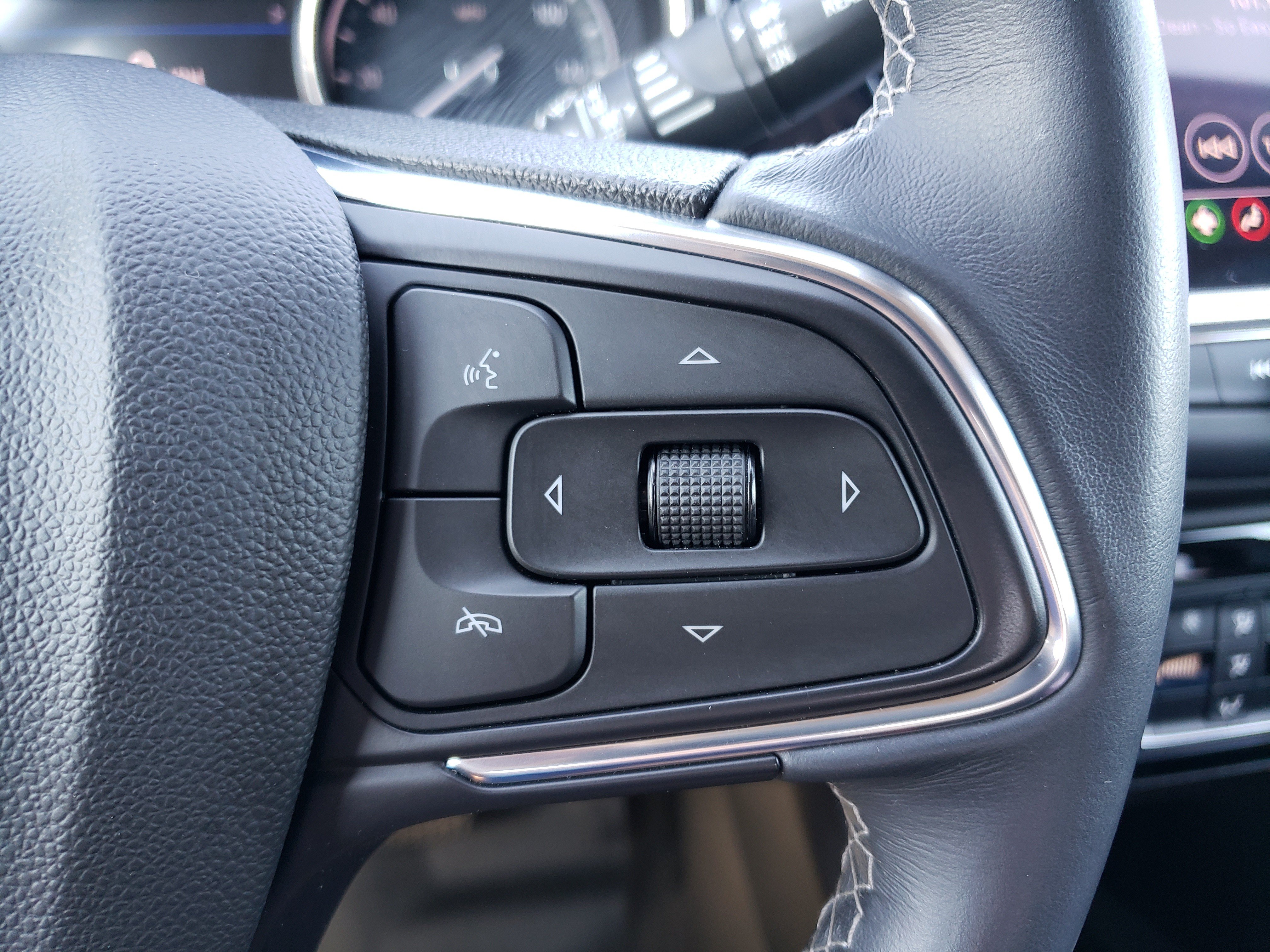 Used 2022 Buick Encore GX Select w/ Sport Touring Package FWD image 17