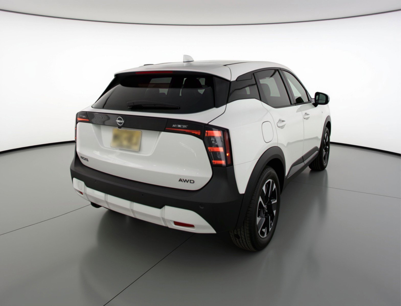 Used 2025 Nissan Kicks SV image 9