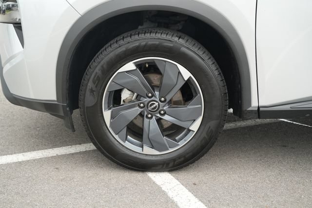 Used 2025 Nissan Rogue SV FWD image 11