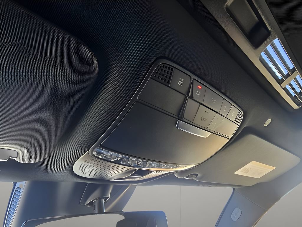 Used 2023 Mercedes-Benz GLC 300 4MATIC Coupe image 23