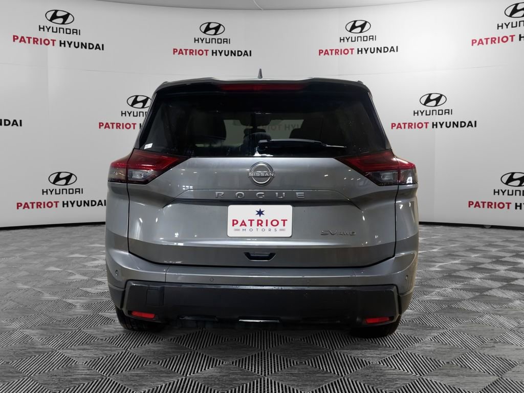 Used 2024 Nissan Rogue SV AWD/4WD image 5