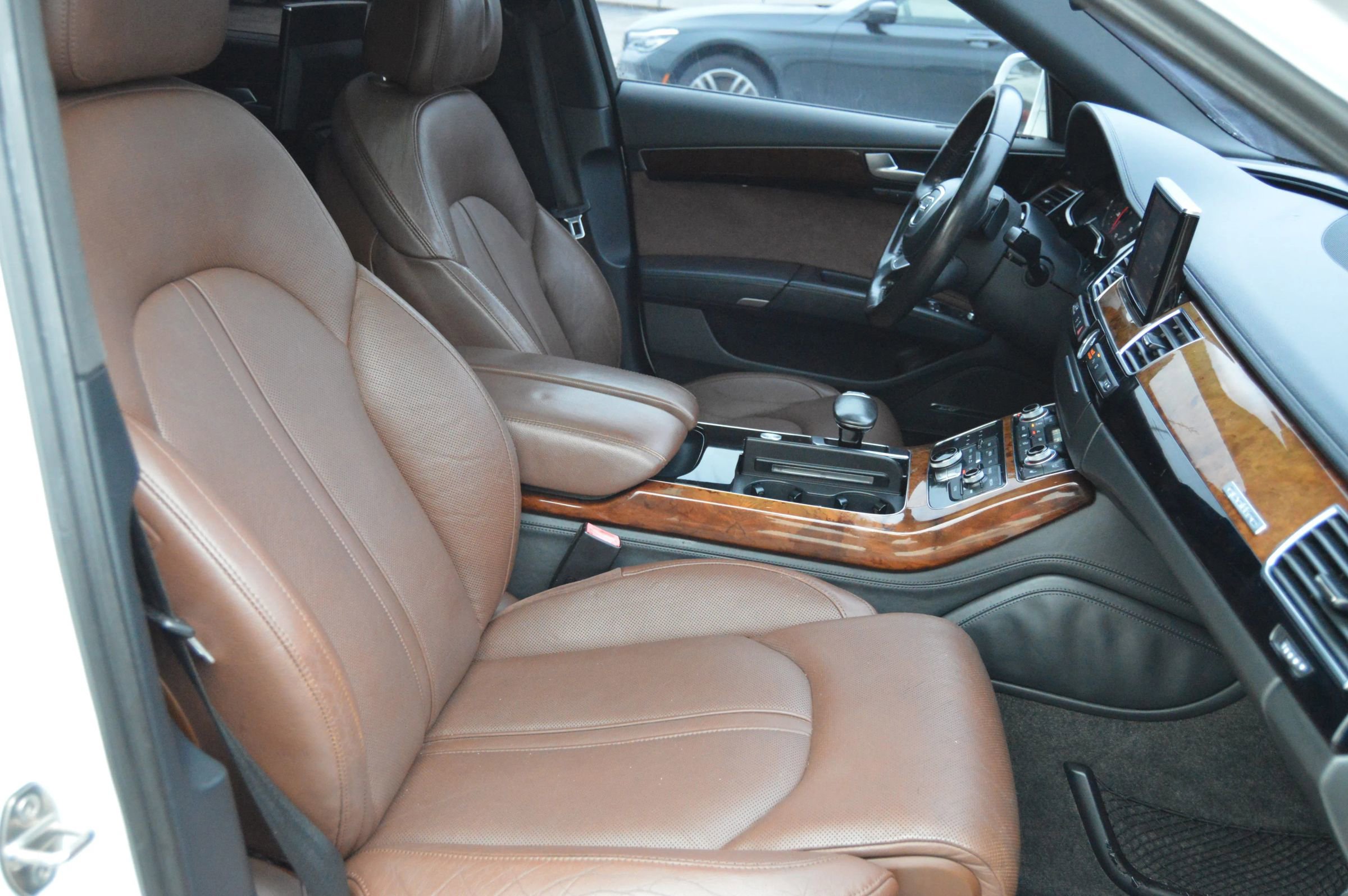 Used 2011 Audi A8 L 4.2 image 14