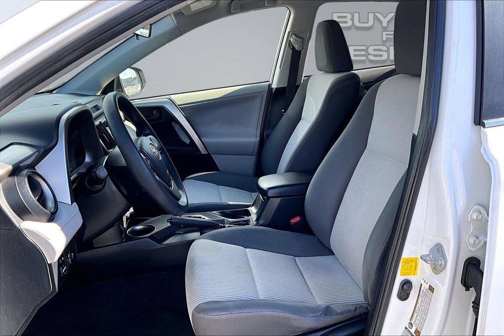 Used 2013 Toyota RAV4 LE AWD/4WD image 22