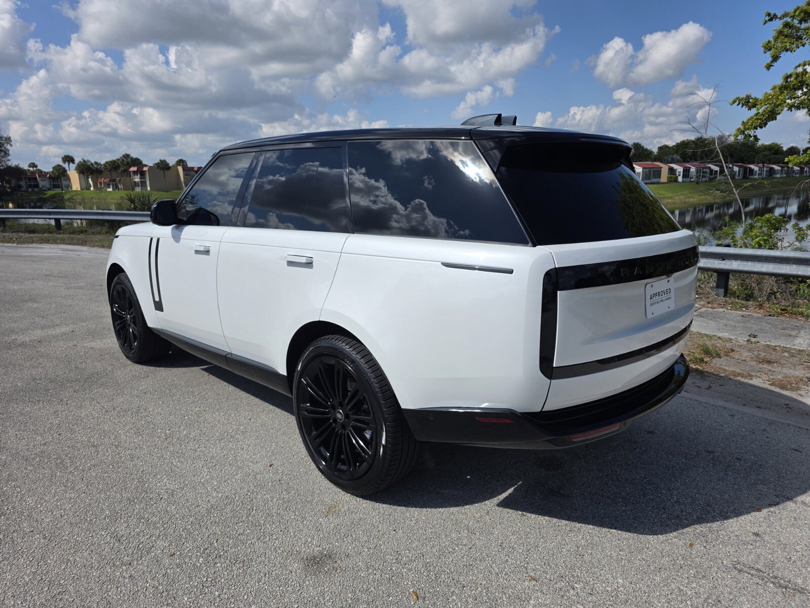 Certified 2024 Land Rover Range Rover SE video 2