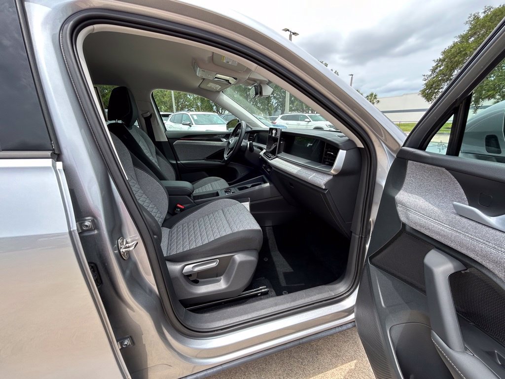 Used 2025 Volkswagen Tiguan S FWD image 42