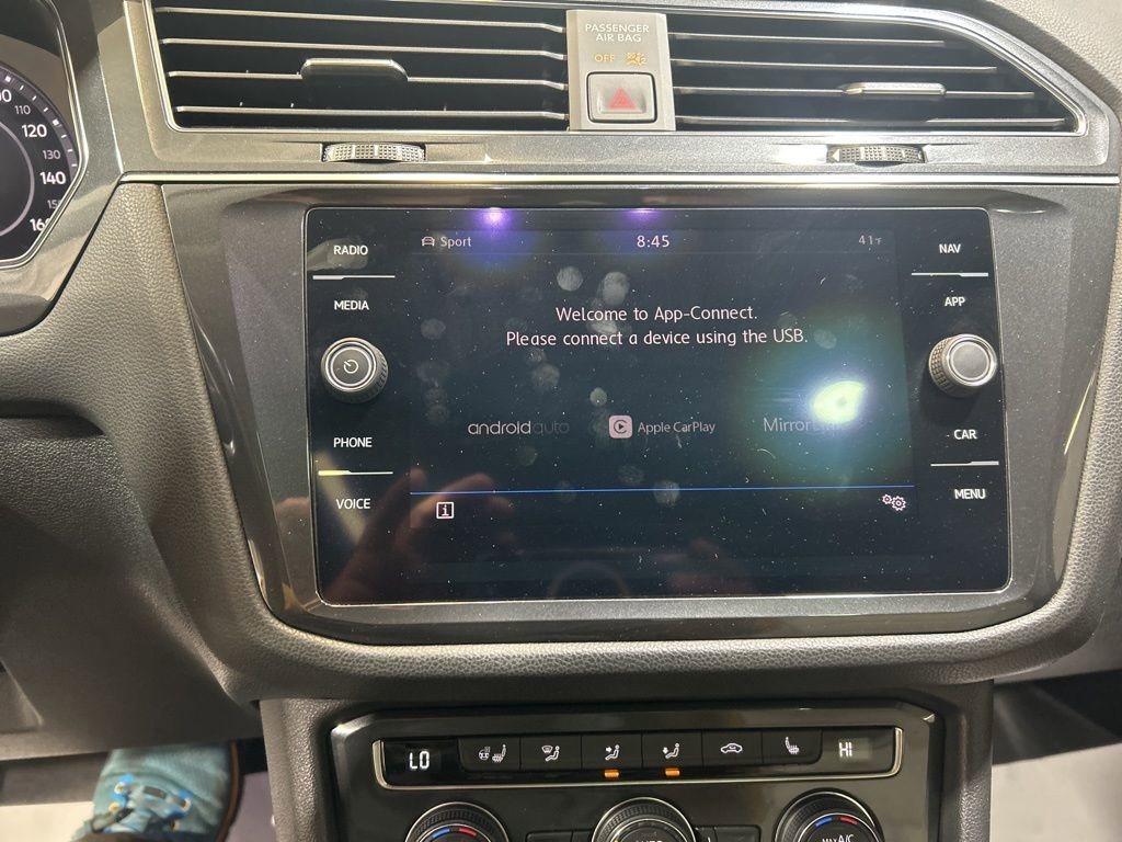 Used 2019 Volkswagen Tiguan SEL Premium w/ 3rd Row Seat Package image 28