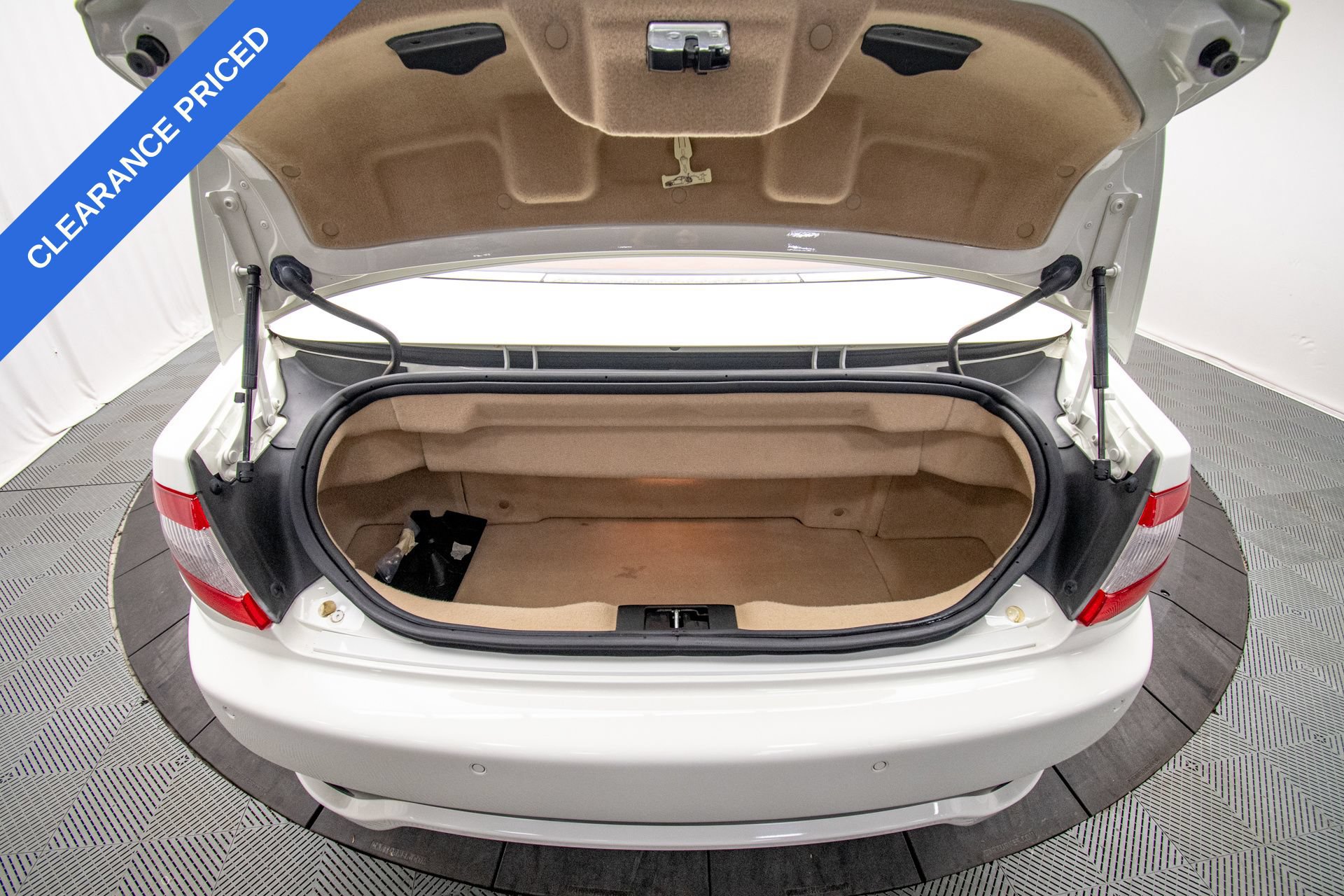 Used 2013 Maserati GranTurismo Convertible RWD image 47