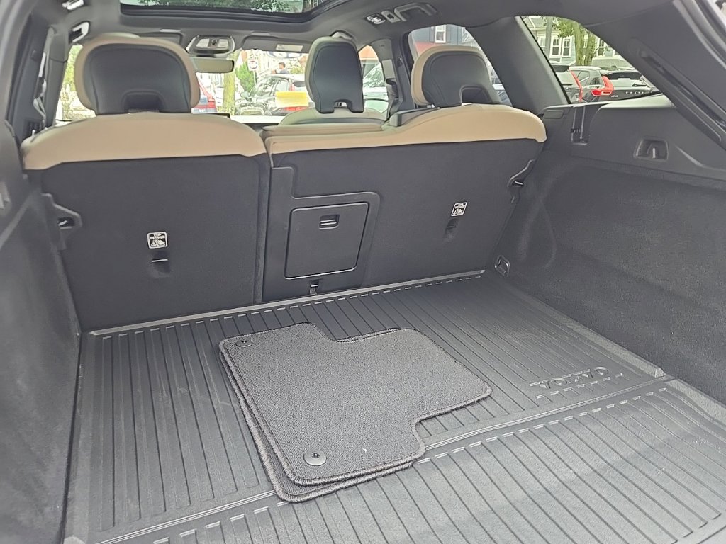 Certified 2026 Volvo XC60 B5 Plus AWD/4WD image 13