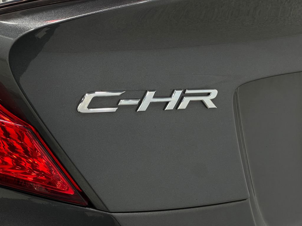 Used 2018 Toyota C-HR XLE image 37
