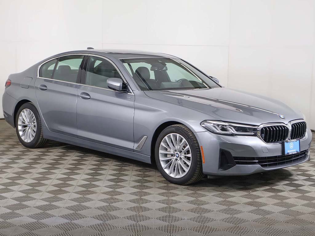 Used 2023 BMW 530i xDrive w/ Convenience Package image 2