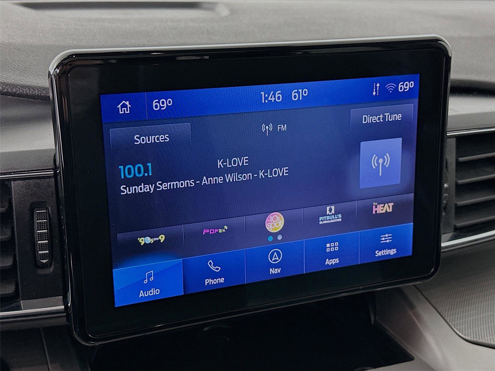 Used 2022 Ford Explorer XLT w/ Equipment Group 202A image 7