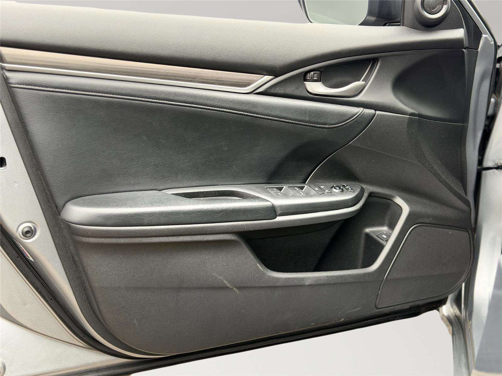 Used 2019 Honda Civic EX-L image 12