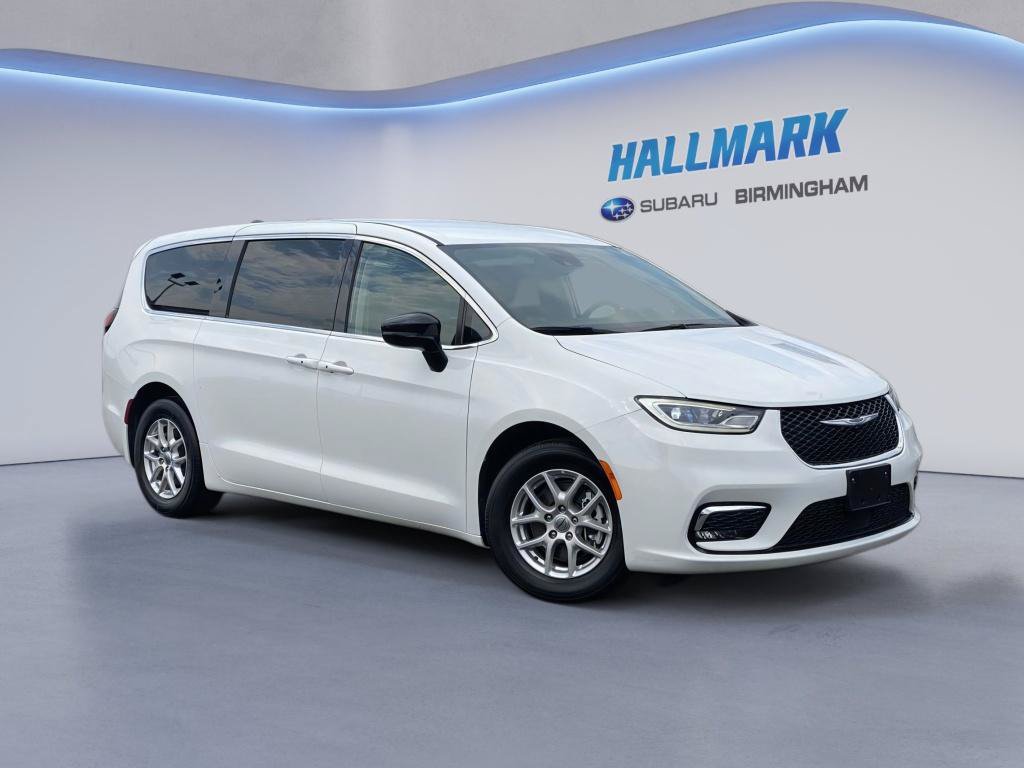 Used 2024 Chrysler Pacifica Touring-L