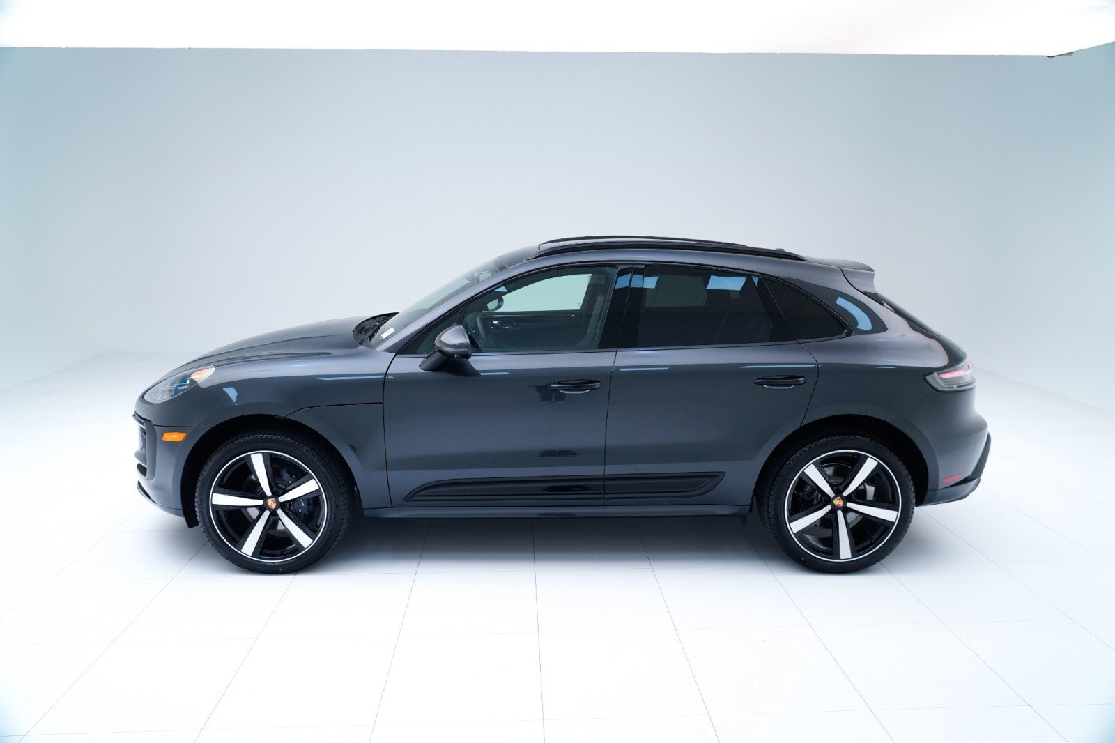 Certified 2026 Porsche Macan Turbo AWD/4WD image 2