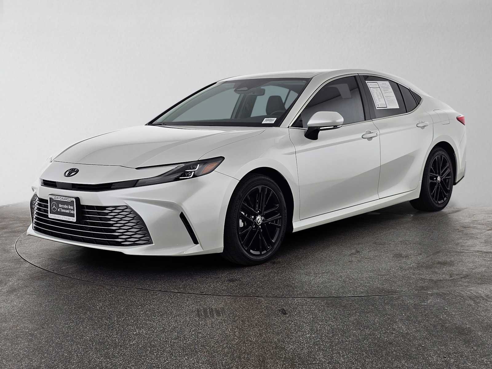 Used 2026 Toyota Camry XLE FWD image 7