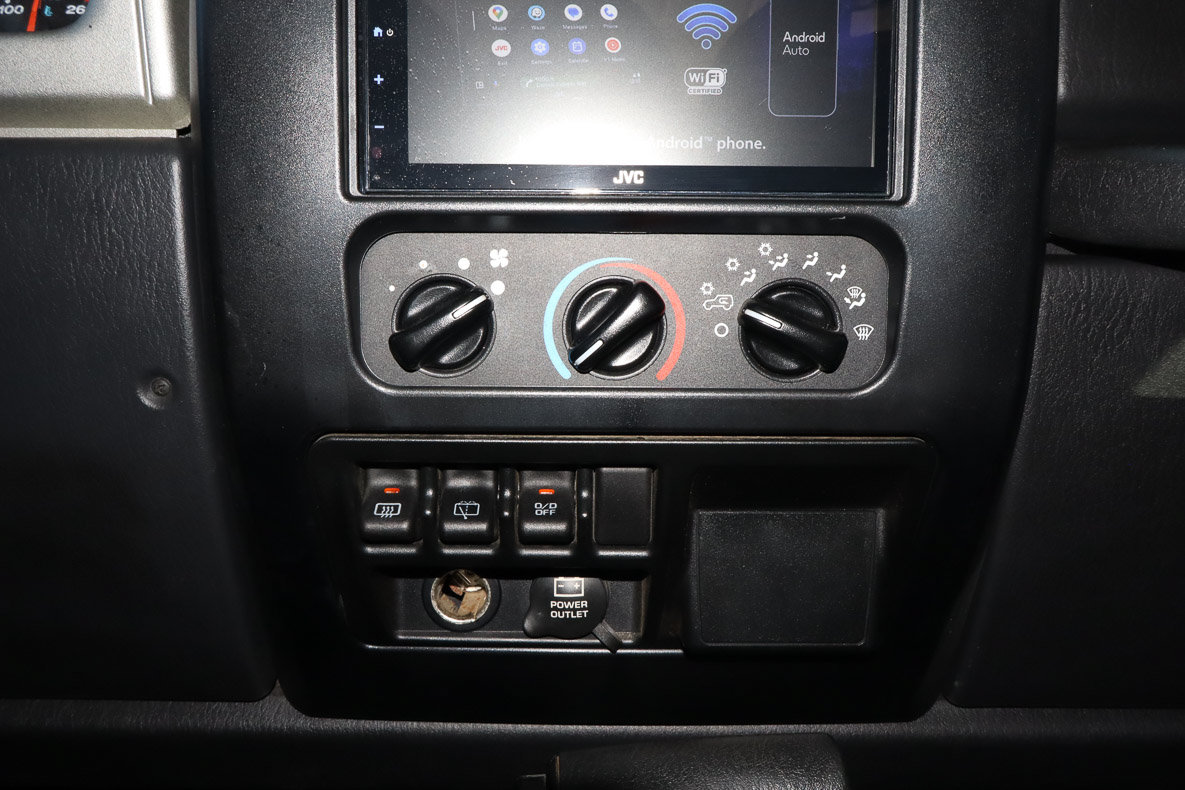 Used 2005 Jeep Wrangler Unlimited AWD/4WD image 11