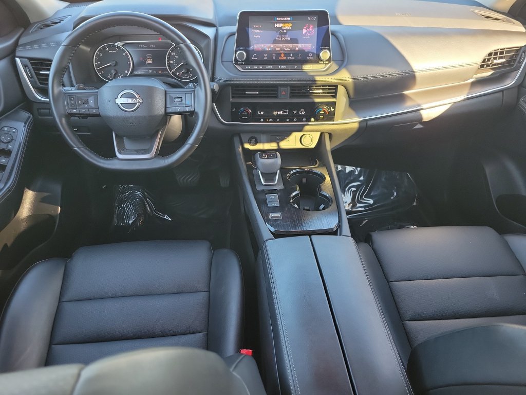 Used 2025 Nissan Rogue SV w/ SV Premium Package FWD image 12