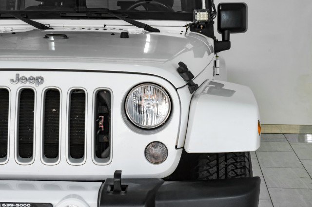 Used 2016 Jeep Wrangler Unlimited Sahara w/ Connectivity Group image 41