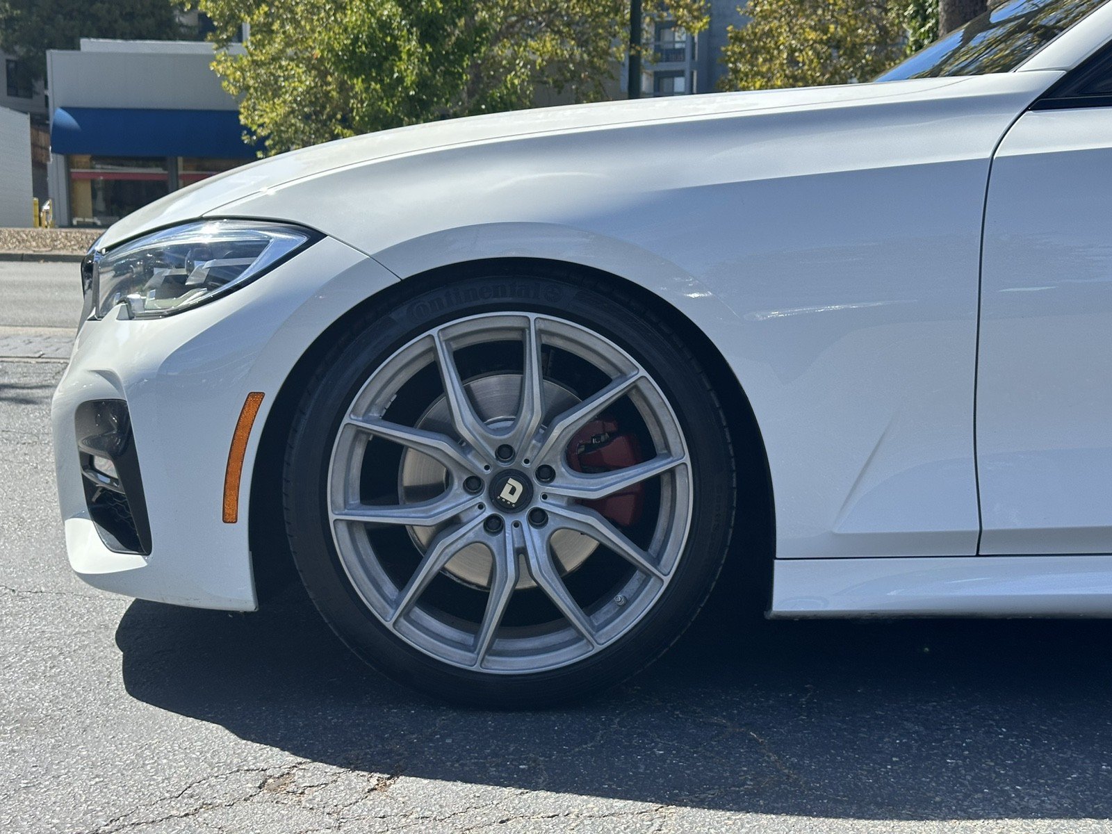 Used 2020 BMW 330i Sedan w/ M Sport Package RWD image 12