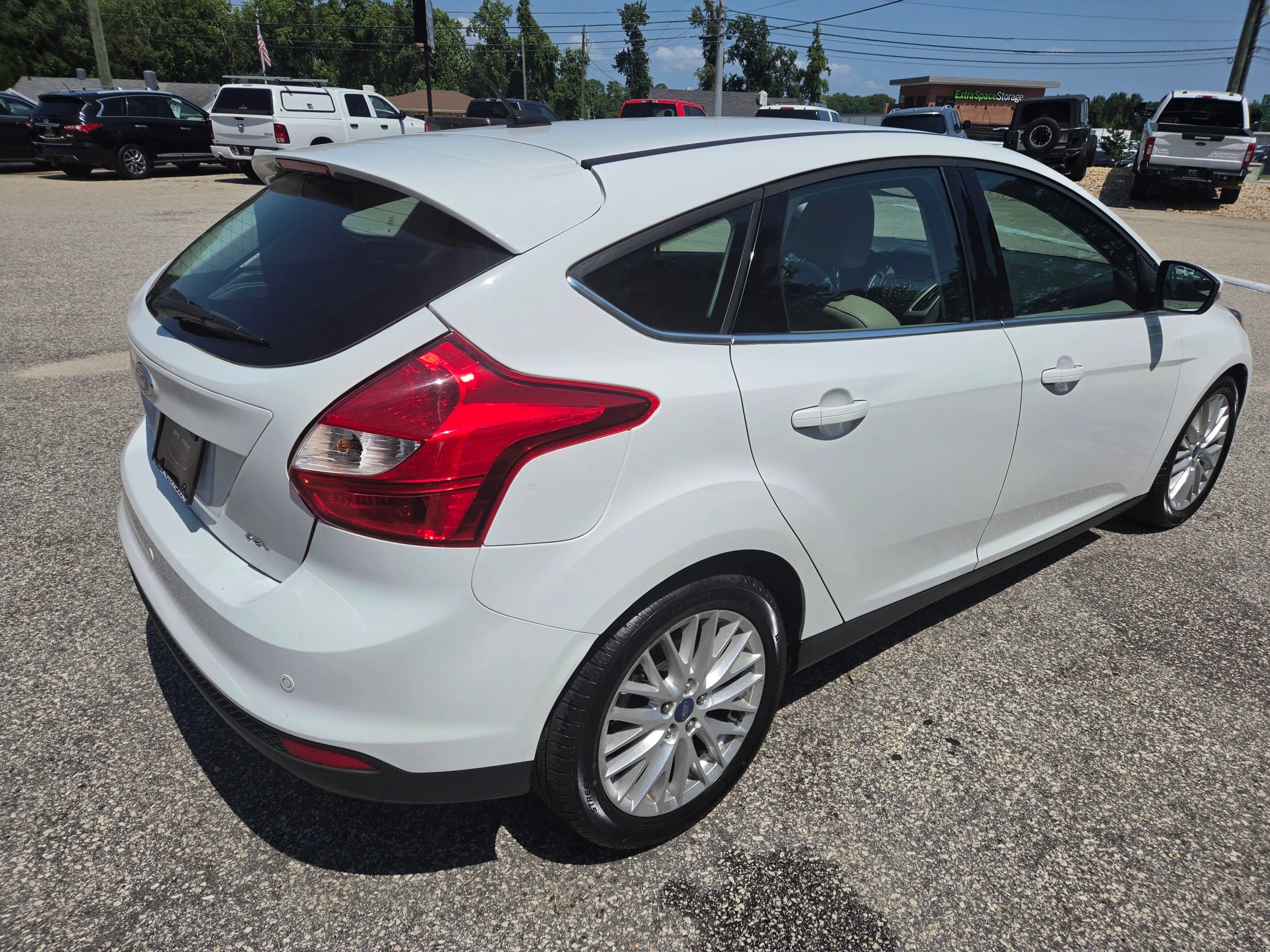 Used 2012 Ford Focus SEL FWD image 6