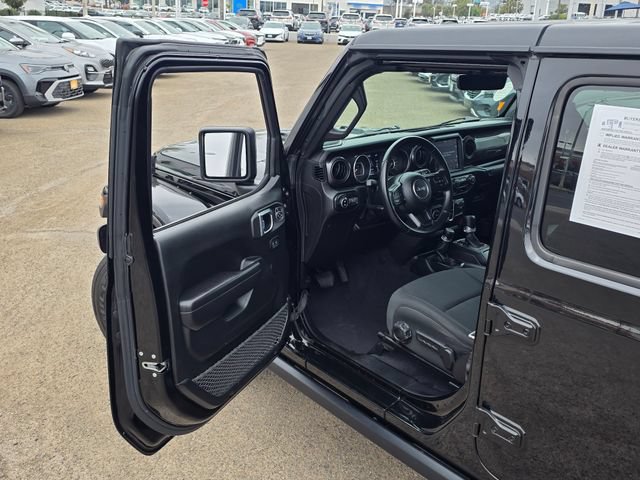 Used 2021 Jeep Gladiator Sport AWD/4WD image 39
