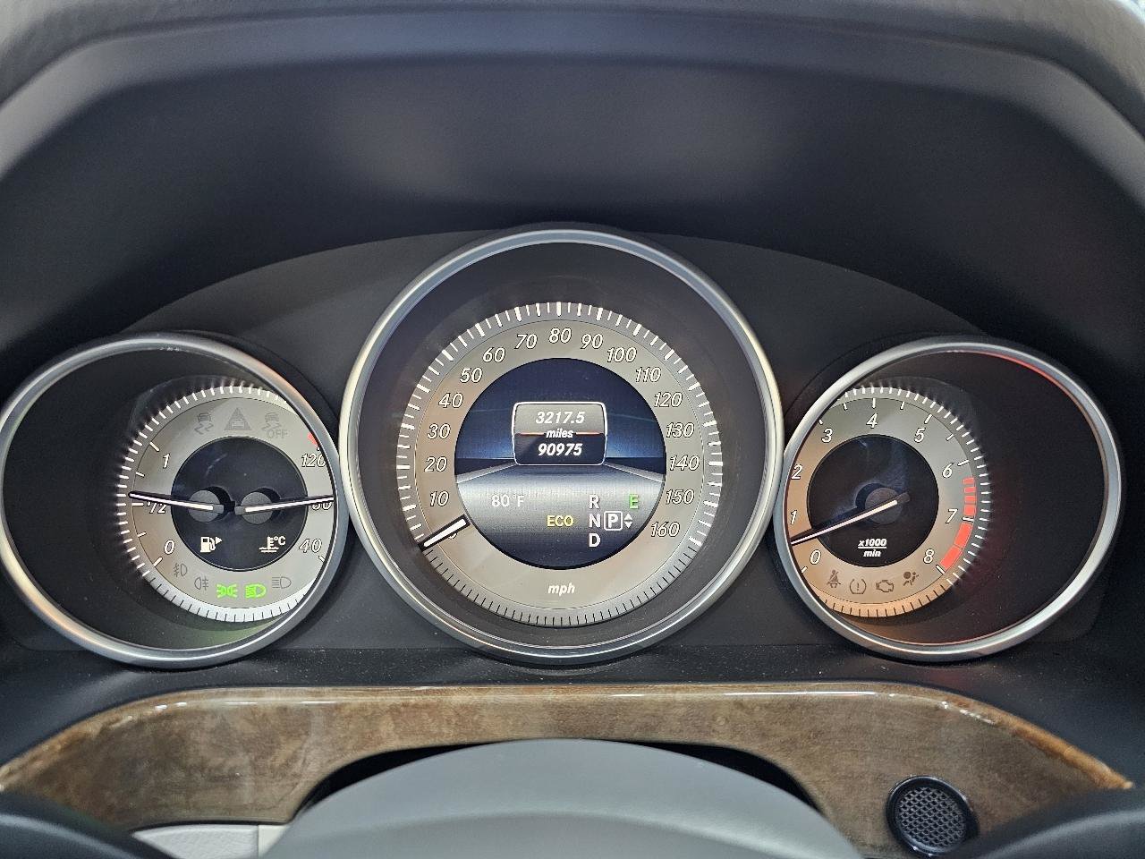 Used 2014 Mercedes-Benz E 550 4MATIC Sedan image 29