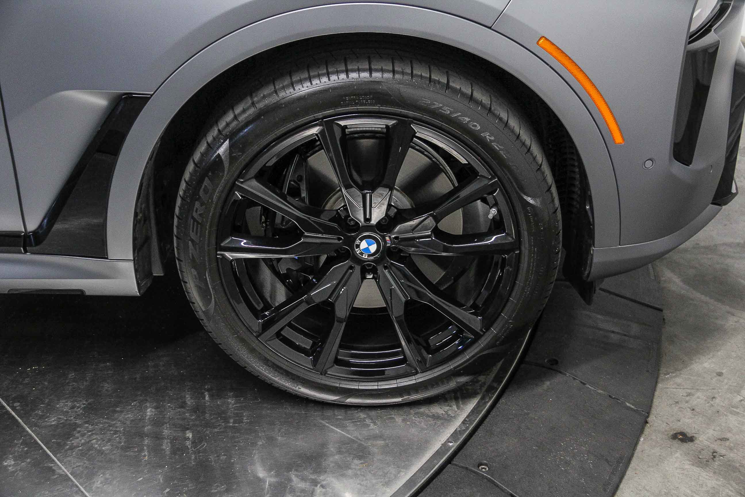 New 2026 BMW X7 M60i image 9