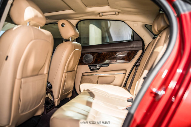 Used 2012 Jaguar XJ RWD image 39