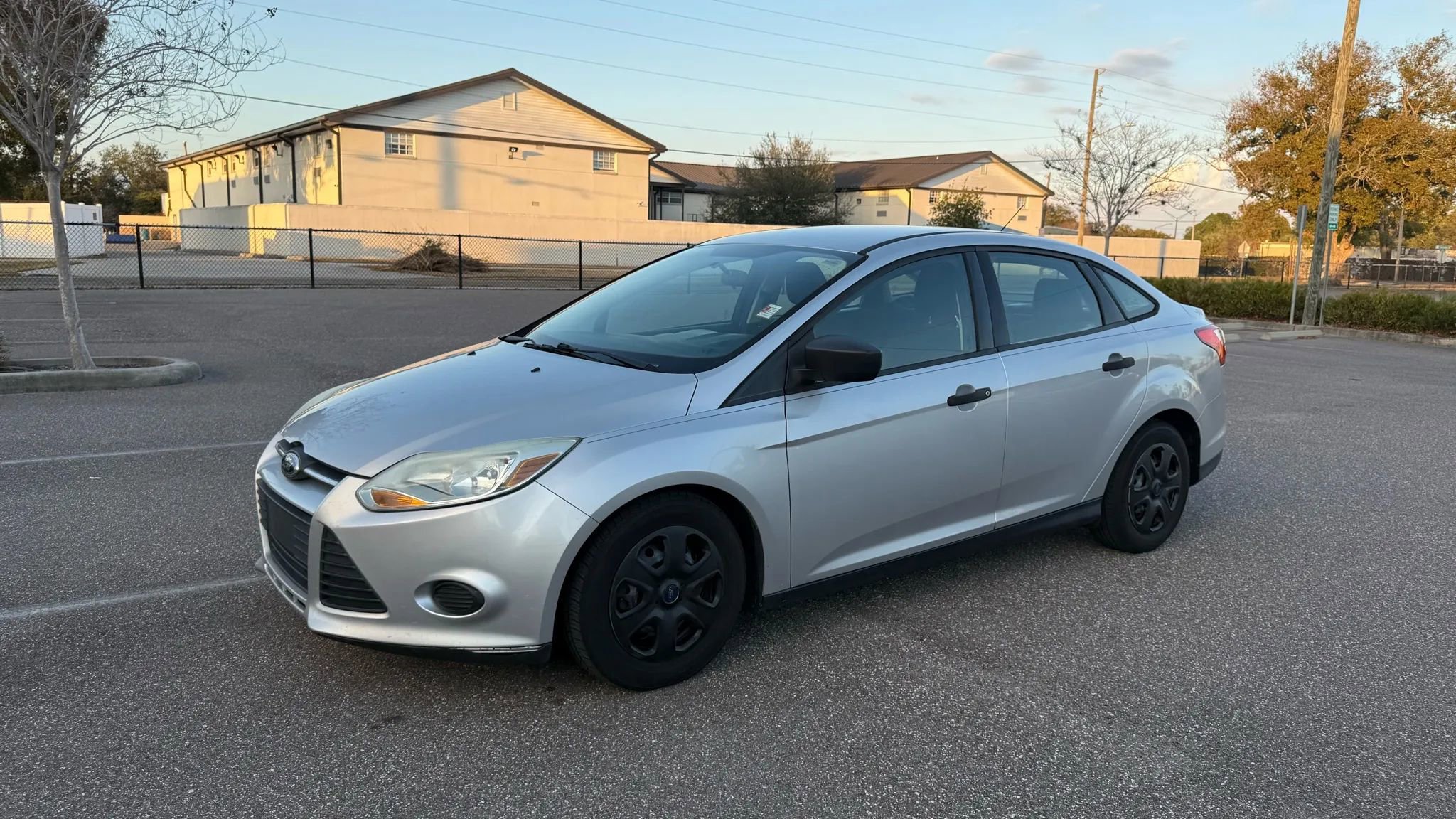 Used 2013 Ford Focus S FWD image 2