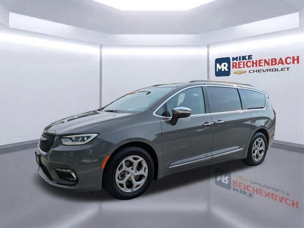 Used 2023 Chrysler Pacifica Limited FWD image 8