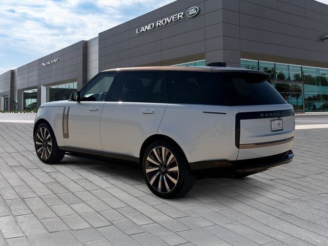 Certified 2024 Land Rover Range Rover SV AWD/4WD image 3