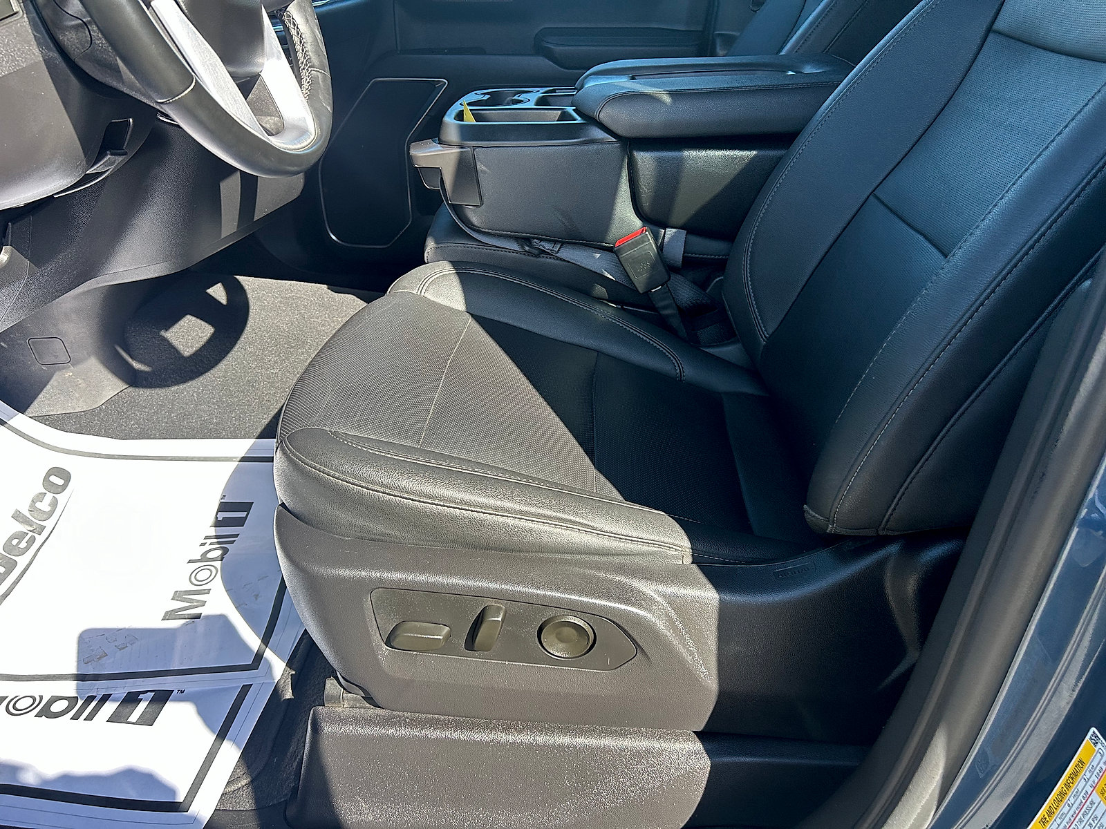 Used 2024 GMC Sierra 1500 SLT AWD/4WD image 12