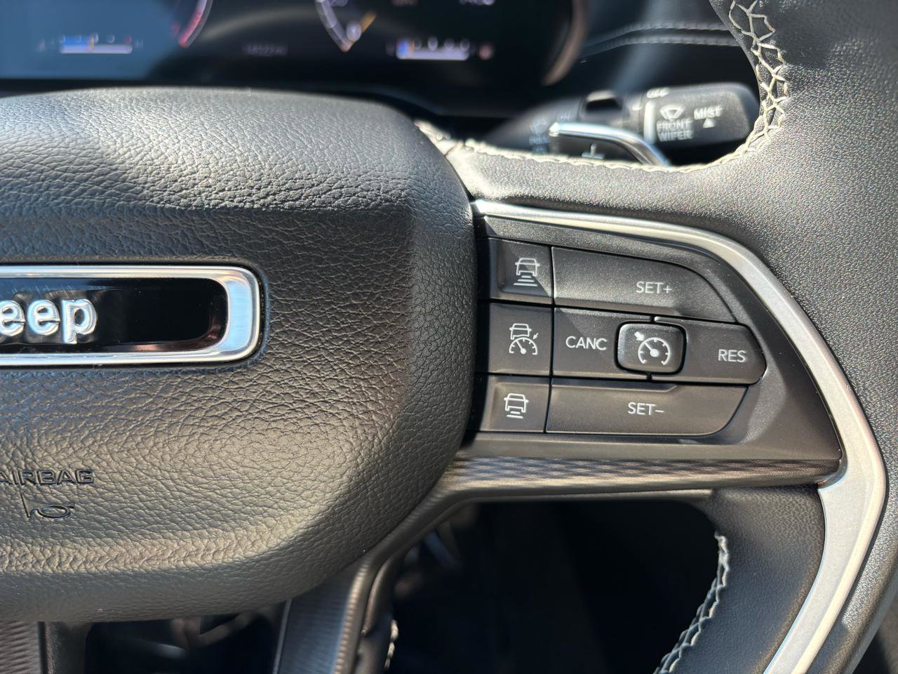 Used 2024 Jeep Grand Cherokee Altitude AWD/4WD image 26