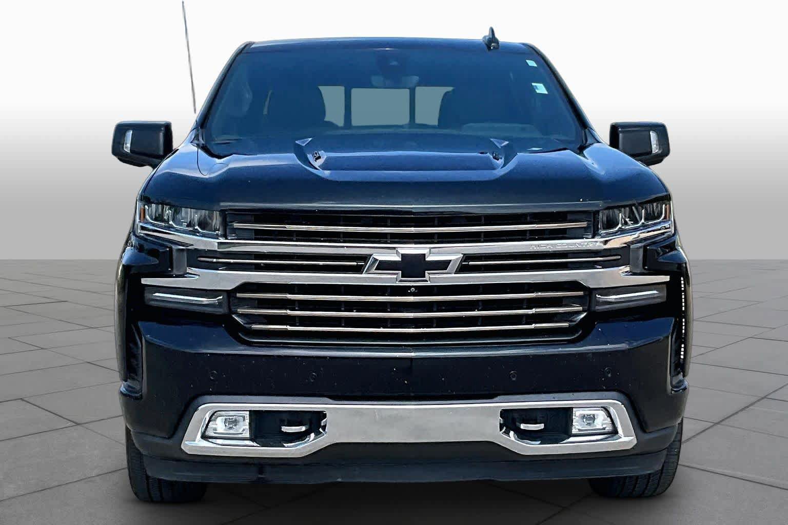 Used 2022 Chevrolet Silverado 1500 High Country w/ Technology Package AWD/4WD image 4