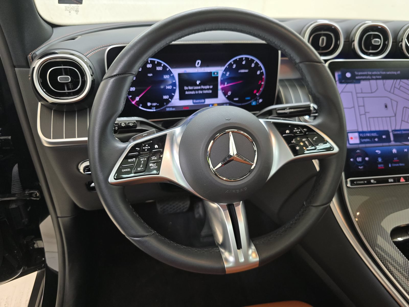Used 2023 Mercedes-Benz GLC 300 w/ Exclusive Trim Package image 10