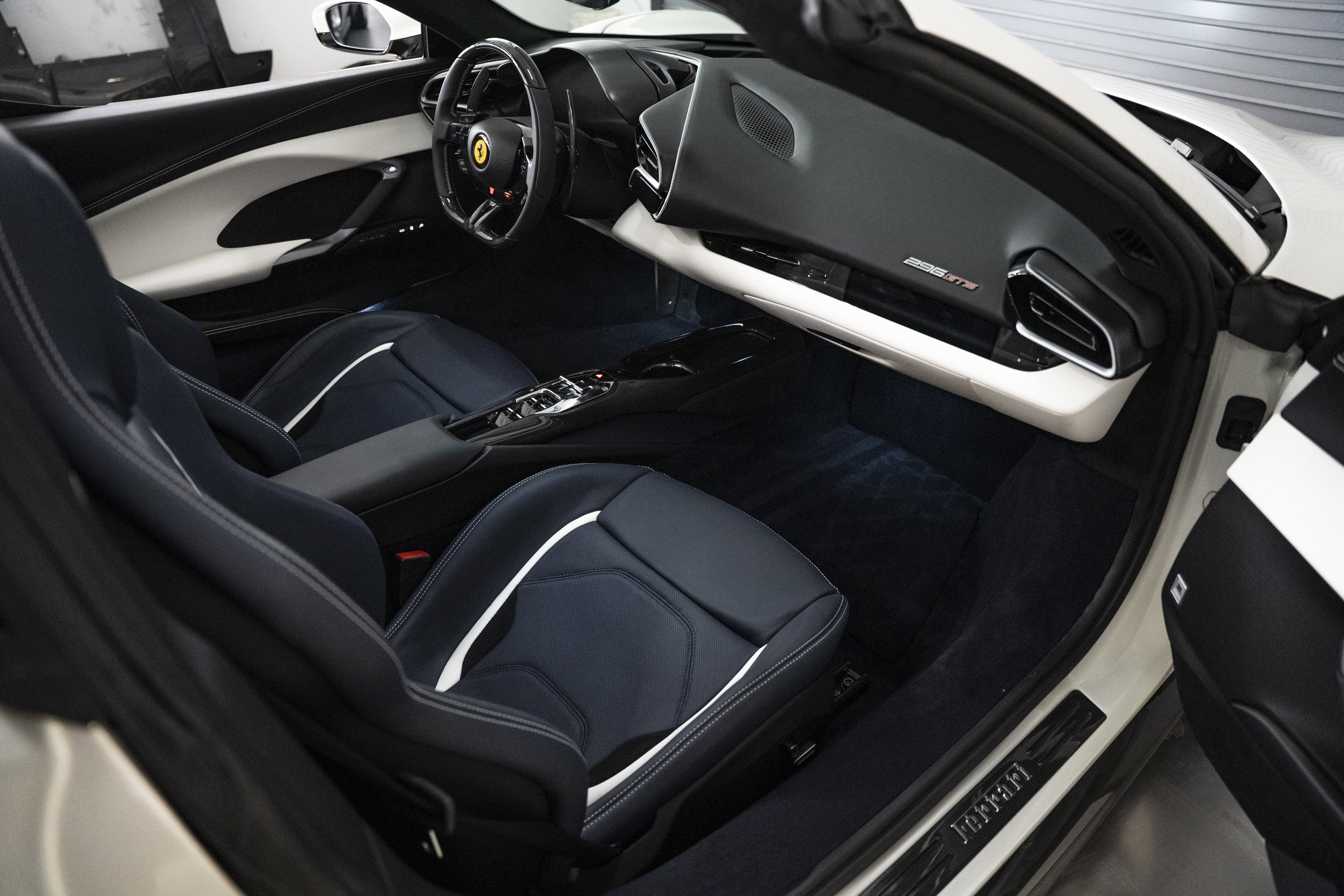 Used 2025 Ferrari 296 GTS image 40