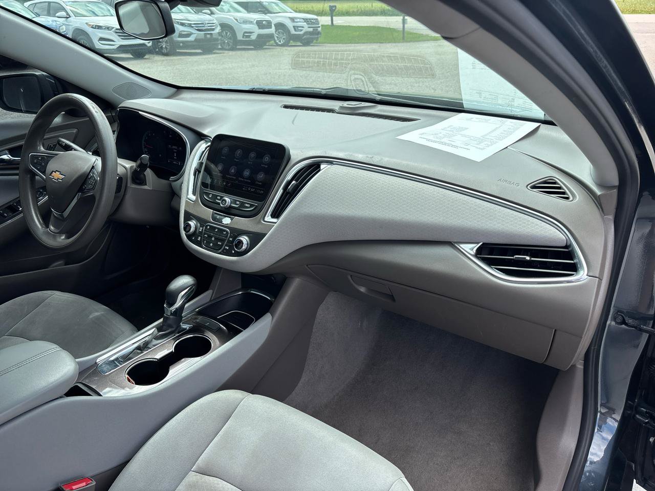 Used 2021 Chevrolet Malibu LT FWD image 23