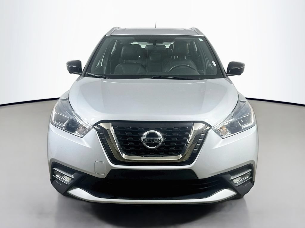 Used 2019 Nissan Kicks SR w/ SR Premium Package FWD image 2