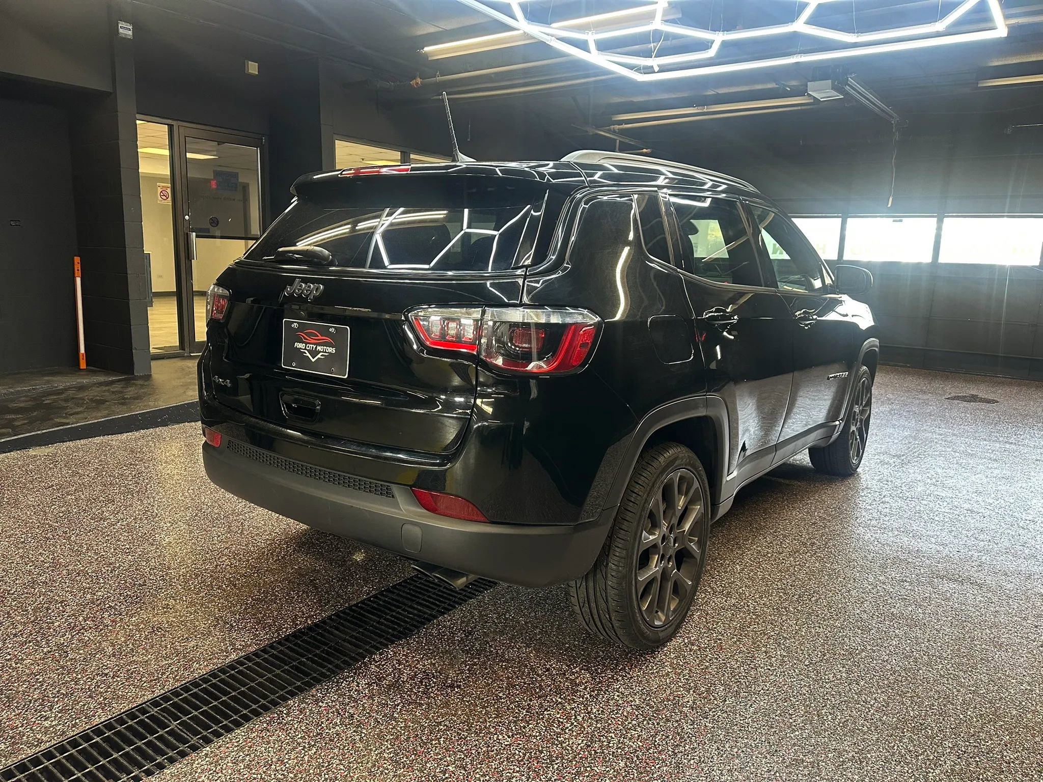 Used 2021 Jeep Compass Latitude AWD/4WD image 7