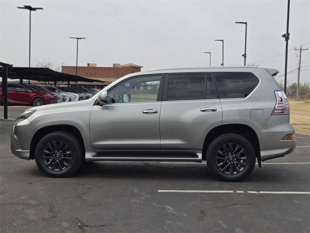 Used 2023 Lexus GX 460 Premium w/ Premium Package image 4